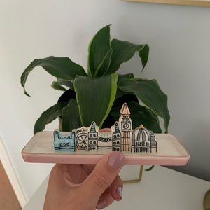 London Jewelry inspired dish